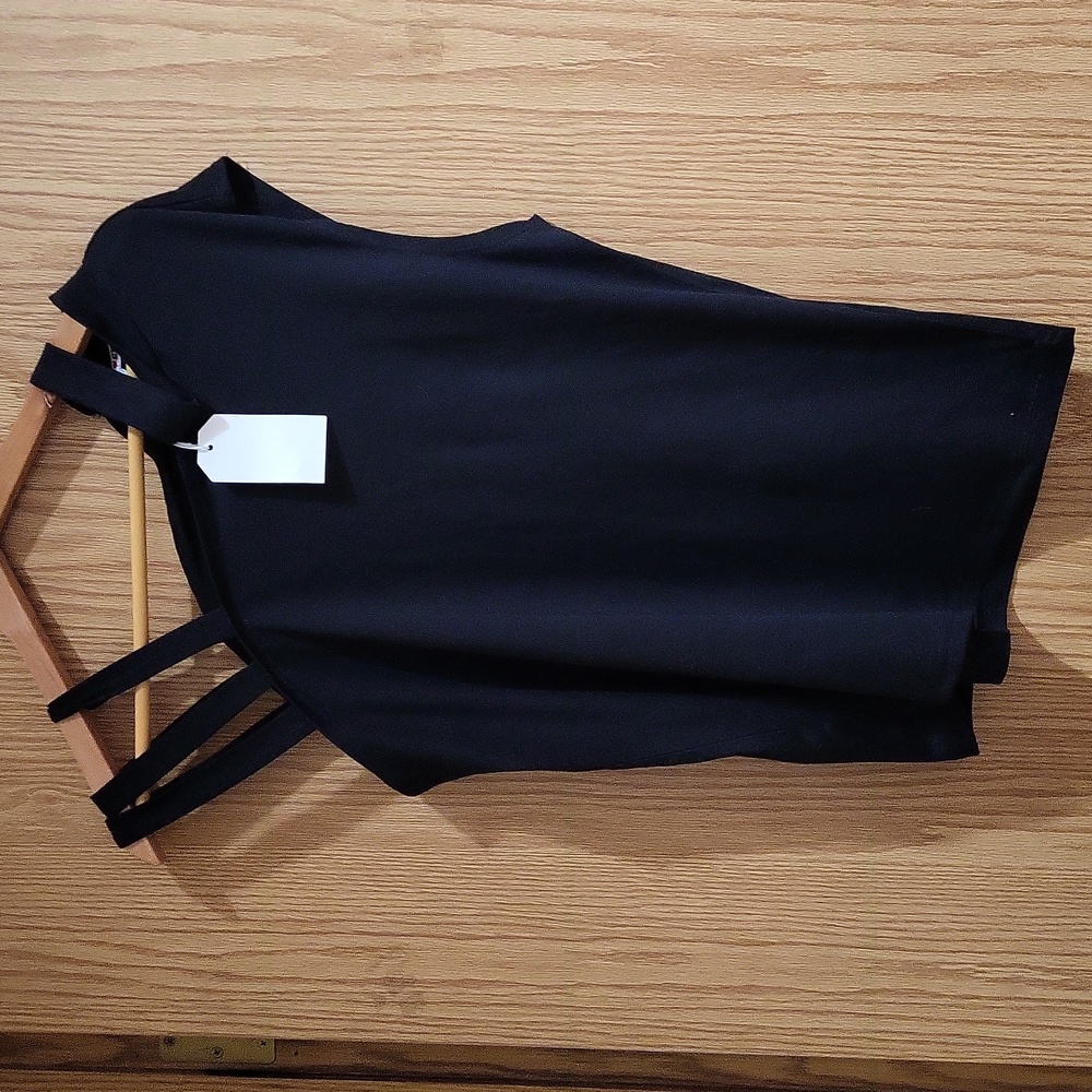 WOMEN'S EXCLUSIVE BLACK ASYMMETRICAL BLOUSE. XL / NWT